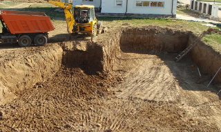 Рытье котлованов под фундамент в Оренбурге – цена от 2628 руб. за м3 | 2Землекопа-Рнб