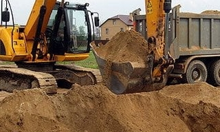 Выкопать яму экскаватором в Оренбурге от 946 руб. - 2Землекопа-Рнб 