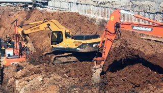 Разработка котлована экскаватором под фундамент в Оренбурге — цена от 2628 руб. | 2Землекопа-Рнб